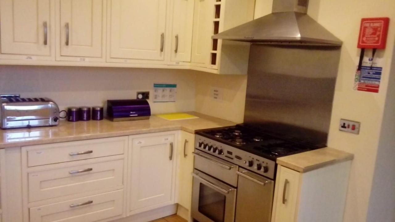 Upholland Carer 4 You Residential Home מראה חיצוני תמונה